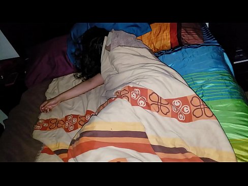 ❤️ Stepson berating sua jovem madrasta enquanto ela dorme. Porno em nós pt-br.xxxgr.ru ❤